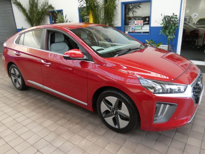 2025 Hyundai Ioniq
