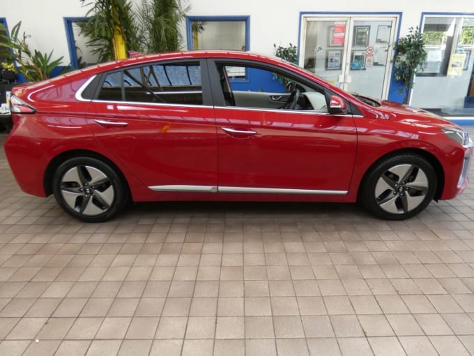 2025 Hyundai Ioniq