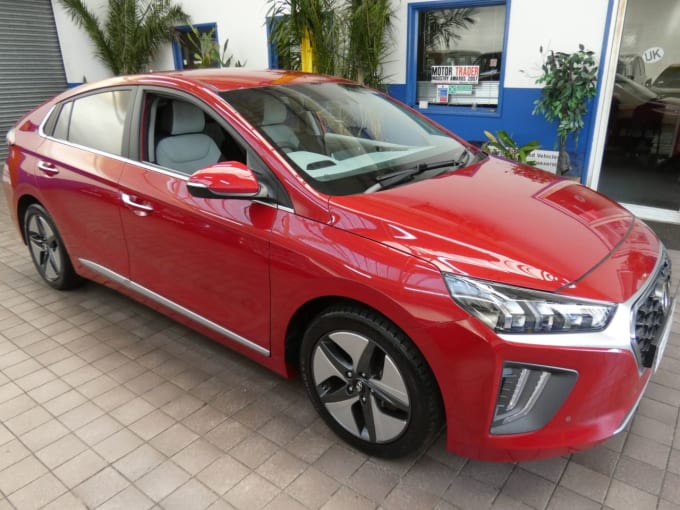 2025 Hyundai Ioniq