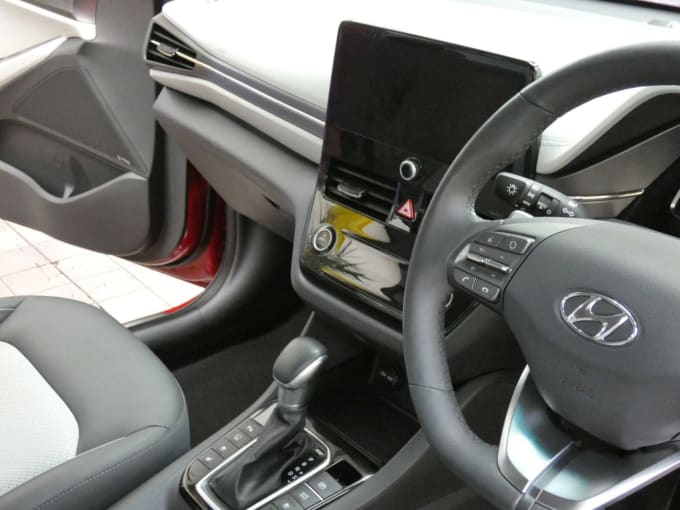 2025 Hyundai Ioniq