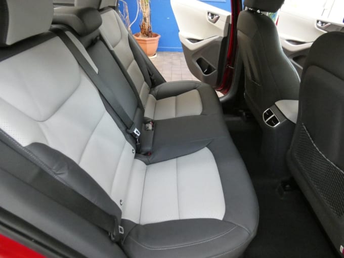 2025 Hyundai Ioniq