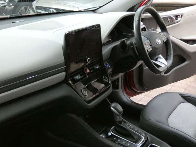 2025 Hyundai Ioniq
