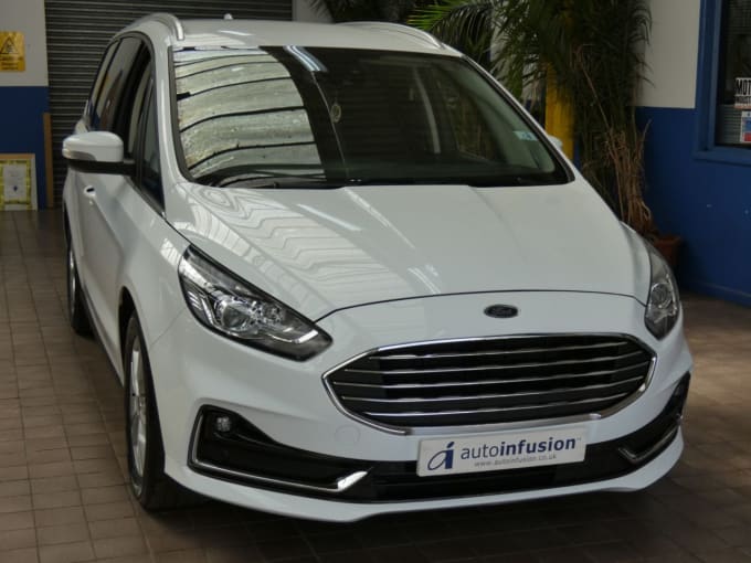 2025 Ford Galaxy