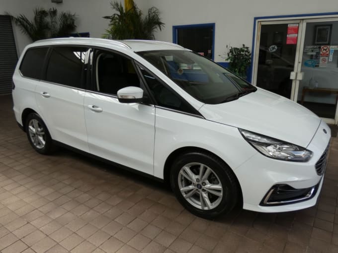 2025 Ford Galaxy