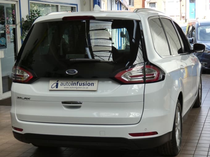2025 Ford Galaxy
