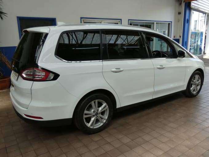 2025 Ford Galaxy