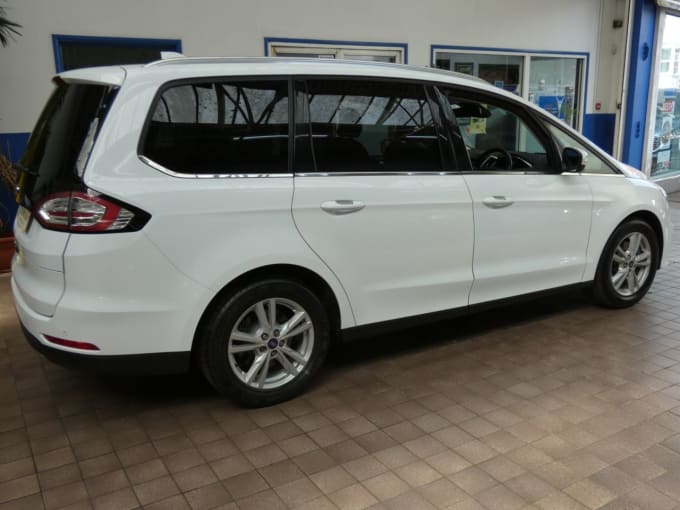 2025 Ford Galaxy