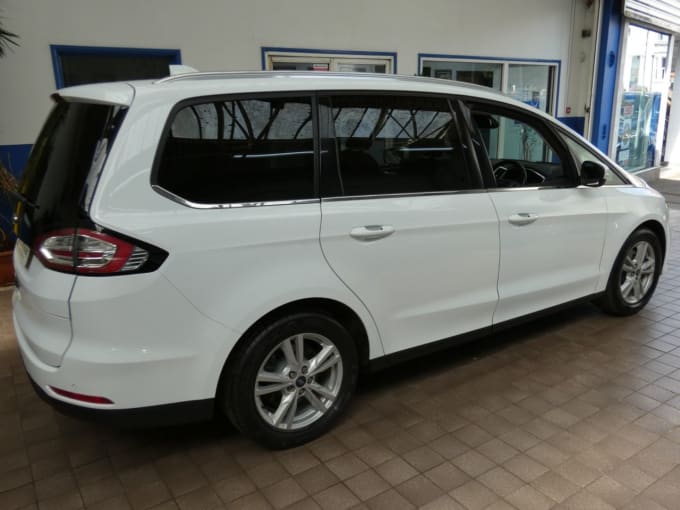 2025 Ford Galaxy