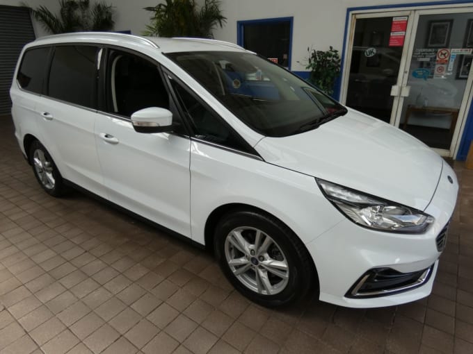 2025 Ford Galaxy