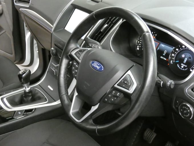2025 Ford Galaxy
