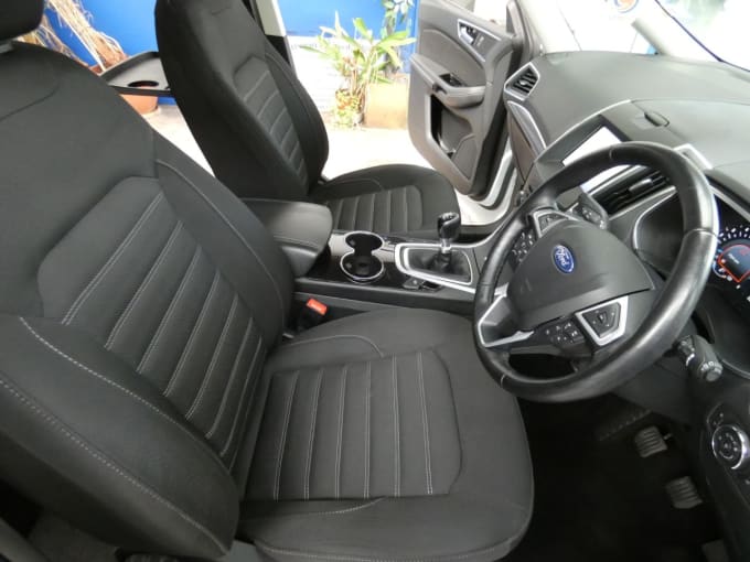 2025 Ford Galaxy