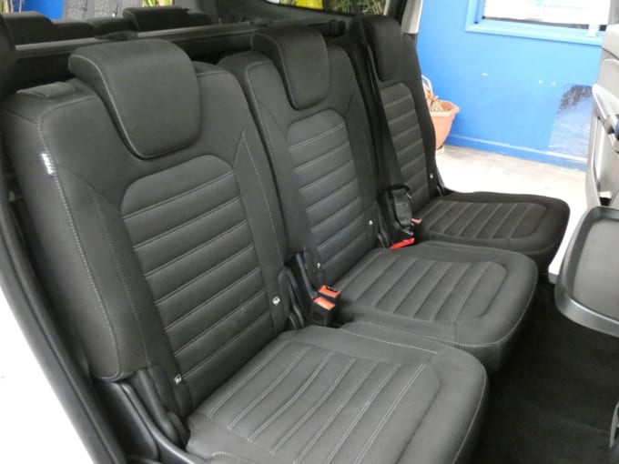 2025 Ford Galaxy