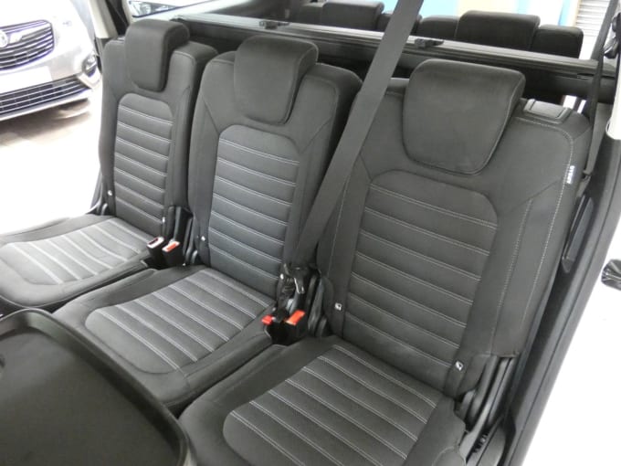 2025 Ford Galaxy
