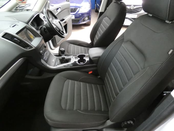 2025 Ford Galaxy