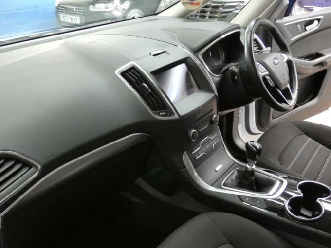 2025 Ford Galaxy