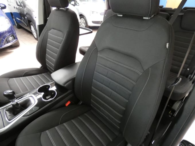 2025 Ford Galaxy