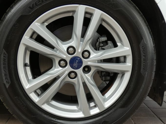 2025 Ford Galaxy