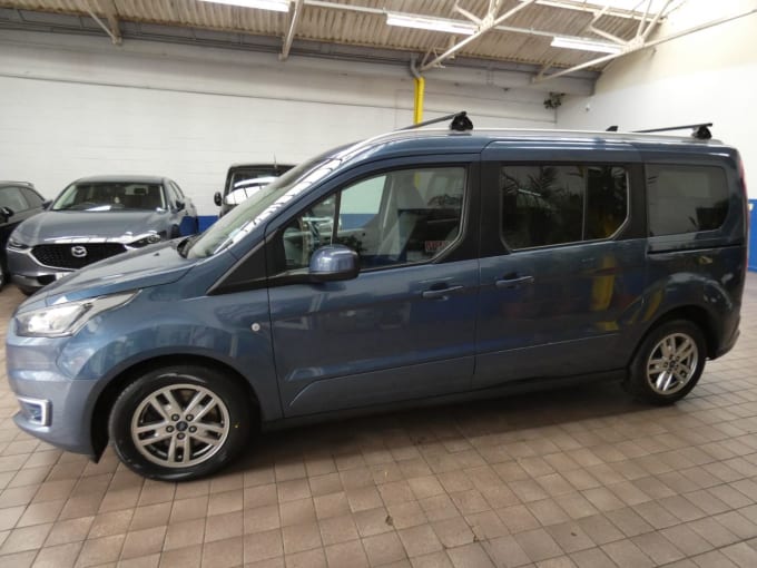2025 Ford Grand Tourneo Connect