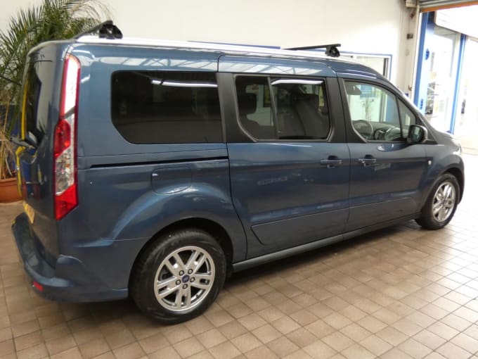 2025 Ford Grand Tourneo Connect