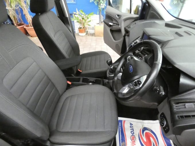 2025 Ford Grand Tourneo Connect