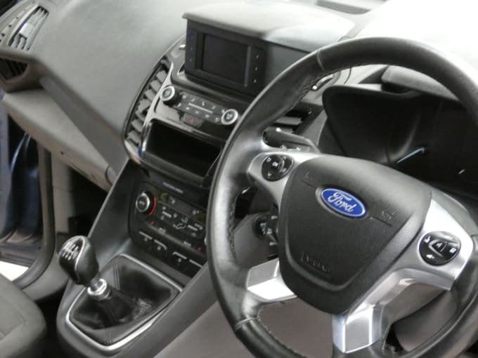 2025 Ford Grand Tourneo Connect