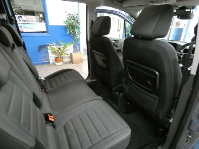 2025 Ford Grand Tourneo Connect