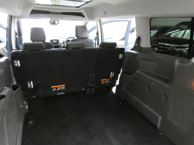 2025 Ford Grand Tourneo Connect