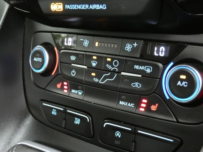 2025 Ford Grand Tourneo Connect