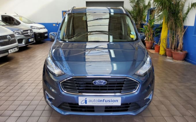 2025 Ford Grand Tourneo Connect