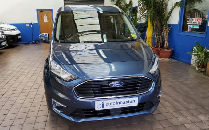 2025 Ford Grand Tourneo Connect