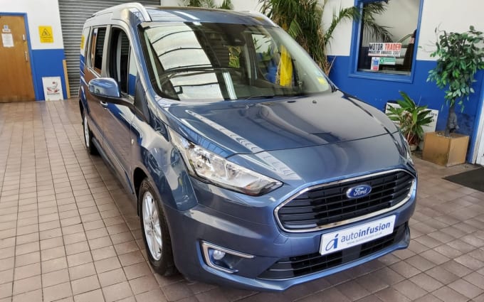 2025 Ford Grand Tourneo Connect