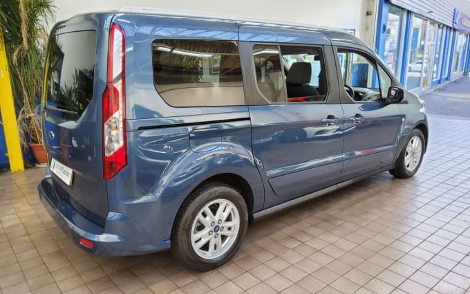 2025 Ford Grand Tourneo Connect