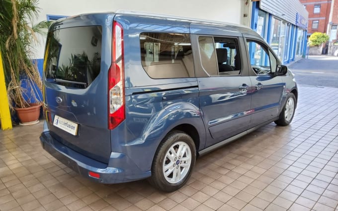 2025 Ford Grand Tourneo Connect