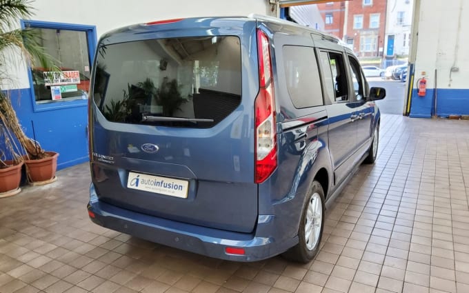 2025 Ford Grand Tourneo Connect