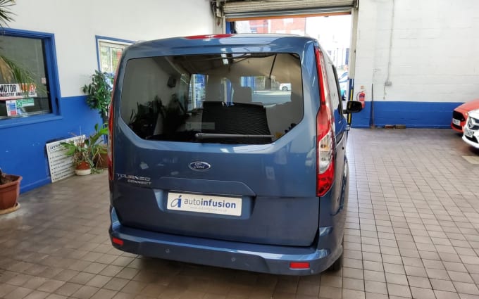2025 Ford Grand Tourneo Connect