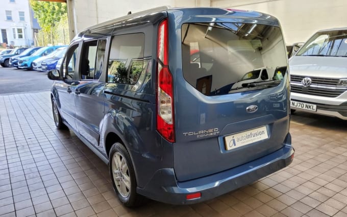 2025 Ford Grand Tourneo Connect