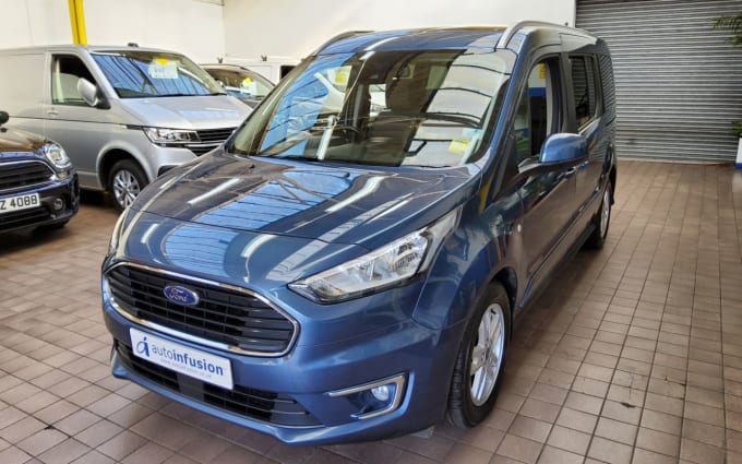 2025 Ford Grand Tourneo Connect