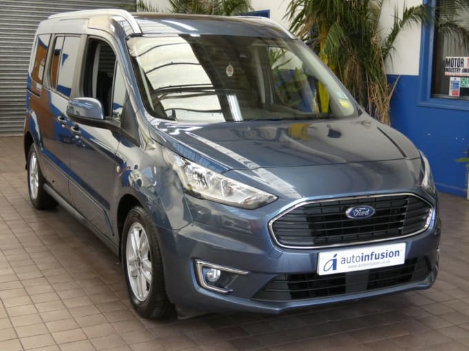 2025 Ford Grand Tourneo Connect