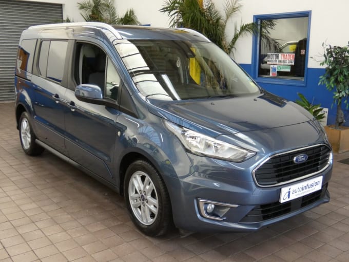 2025 Ford Grand Tourneo Connect