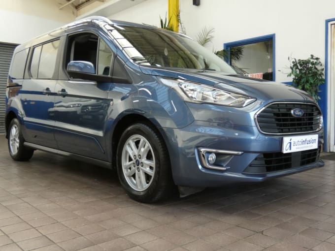 2025 Ford Grand Tourneo Connect
