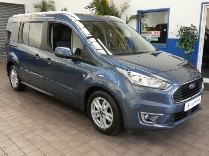 2025 Ford Grand Tourneo Connect