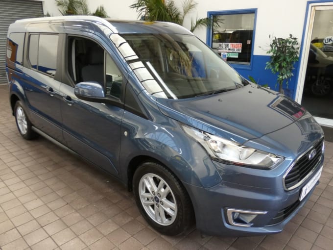 2025 Ford Grand Tourneo Connect
