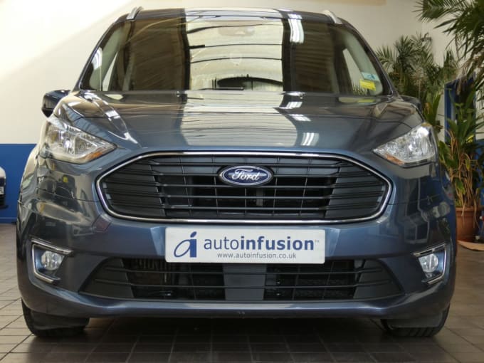 2025 Ford Grand Tourneo Connect