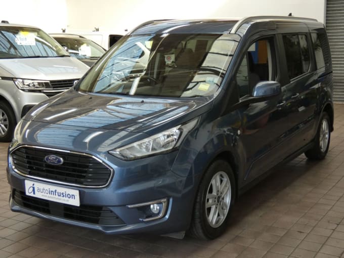 2025 Ford Grand Tourneo Connect