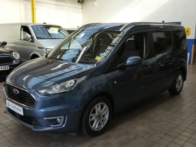 2025 Ford Grand Tourneo Connect