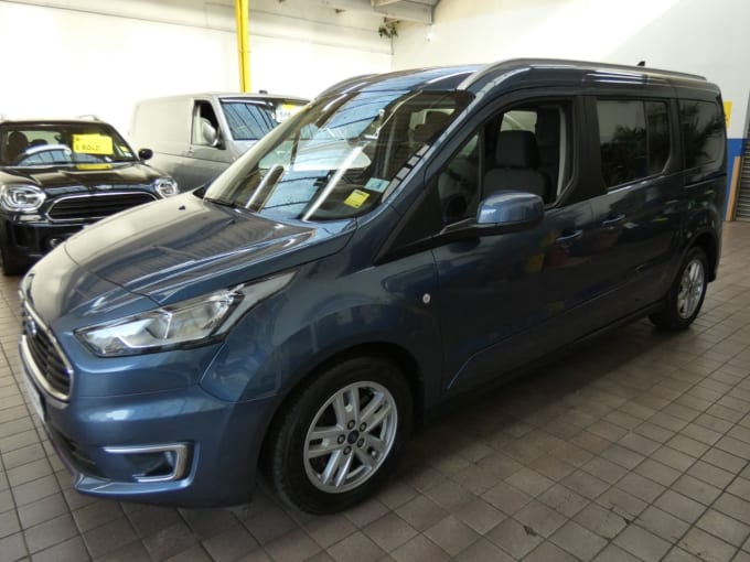 2025 Ford Grand Tourneo Connect