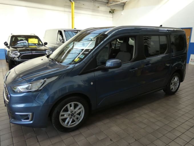 2025 Ford Grand Tourneo Connect