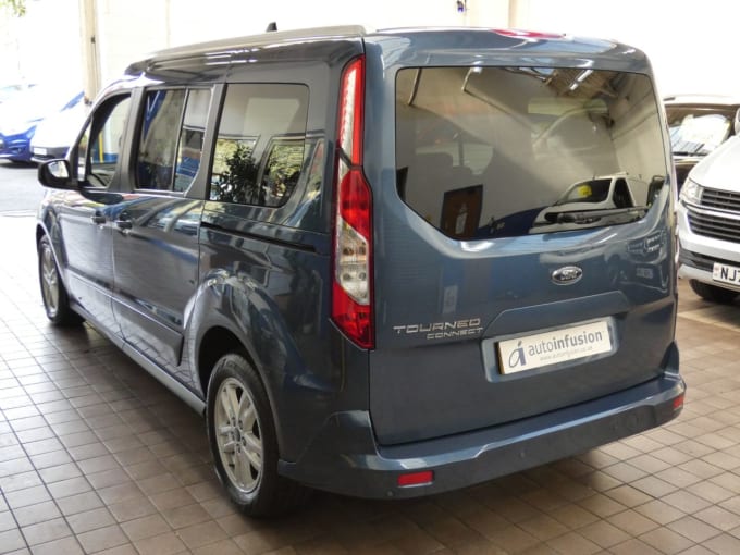 2025 Ford Grand Tourneo Connect