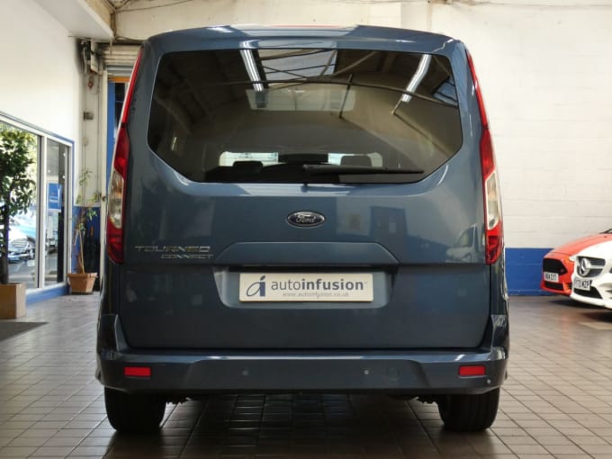 2025 Ford Grand Tourneo Connect