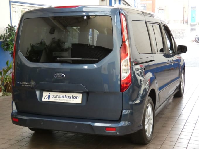 2025 Ford Grand Tourneo Connect